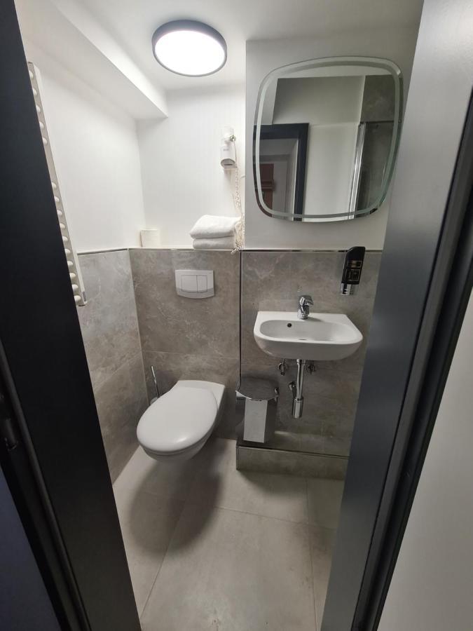 Altan Hotel Хамбург Екстериор снимка