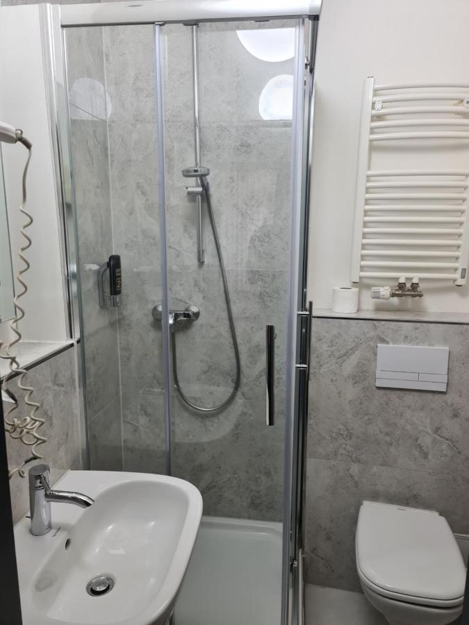 Altan Hotel Хамбург Екстериор снимка