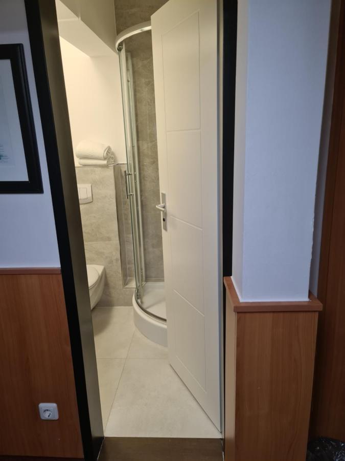 Altan Hotel Хамбург Екстериор снимка