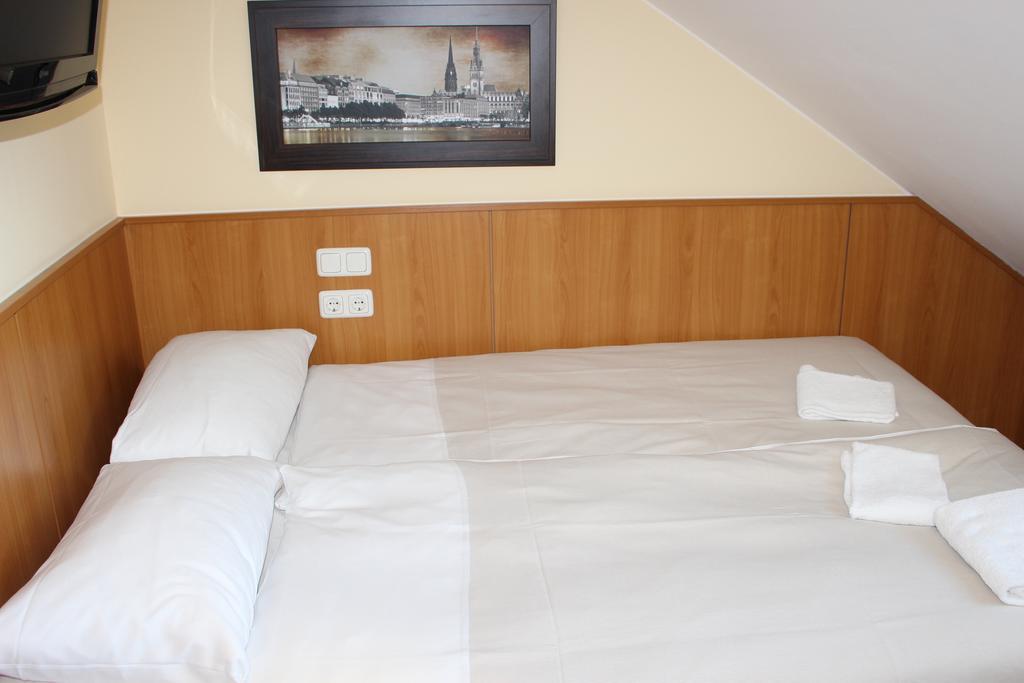 Altan Hotel Хамбург Екстериор снимка