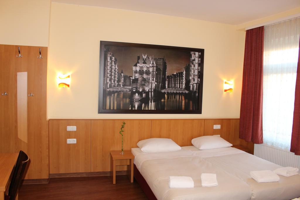 Altan Hotel Хамбург Екстериор снимка