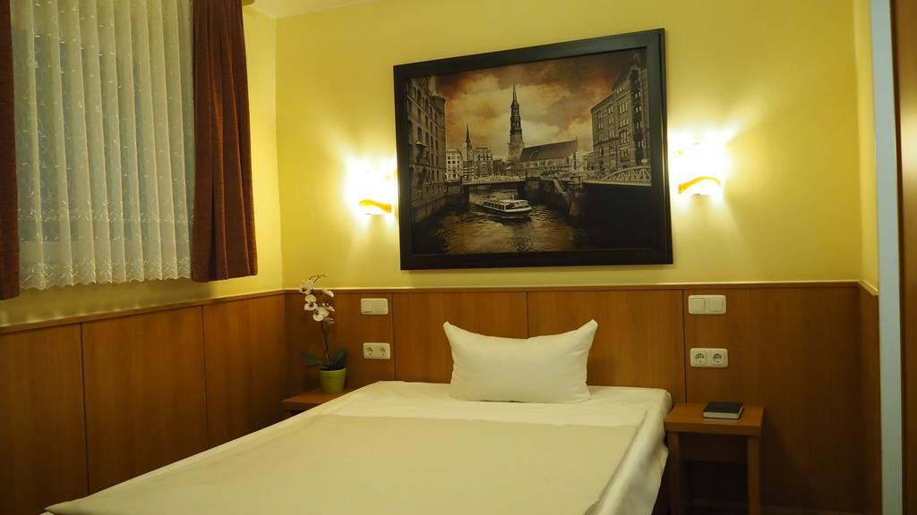 Altan Hotel Хамбург Стая снимка
