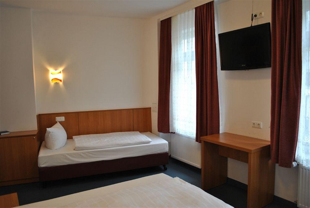 Altan Hotel Хамбург Екстериор снимка
