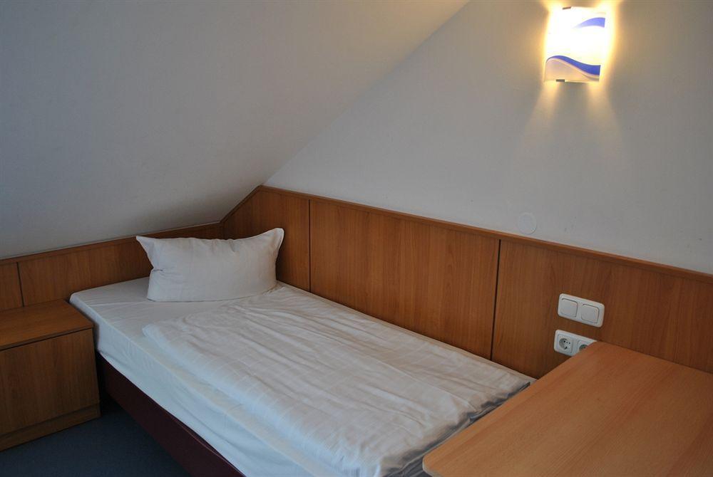Altan Hotel Хамбург Екстериор снимка