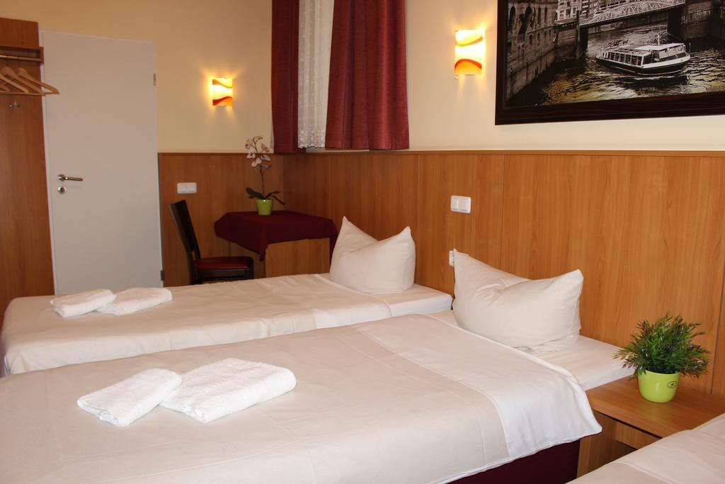 Altan Hotel Хамбург Екстериор снимка