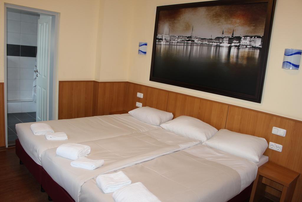 Altan Hotel Хамбург Екстериор снимка