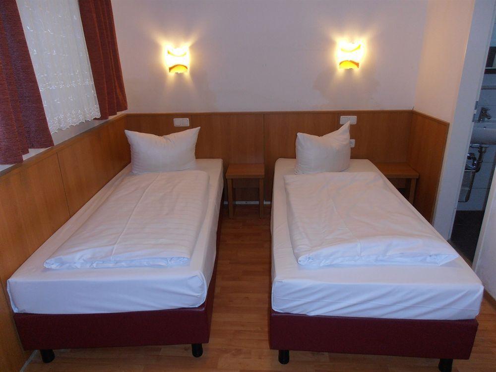 Altan Hotel Хамбург Екстериор снимка