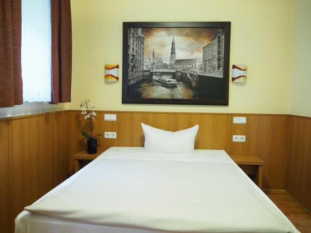 Altan Hotel Хамбург Екстериор снимка