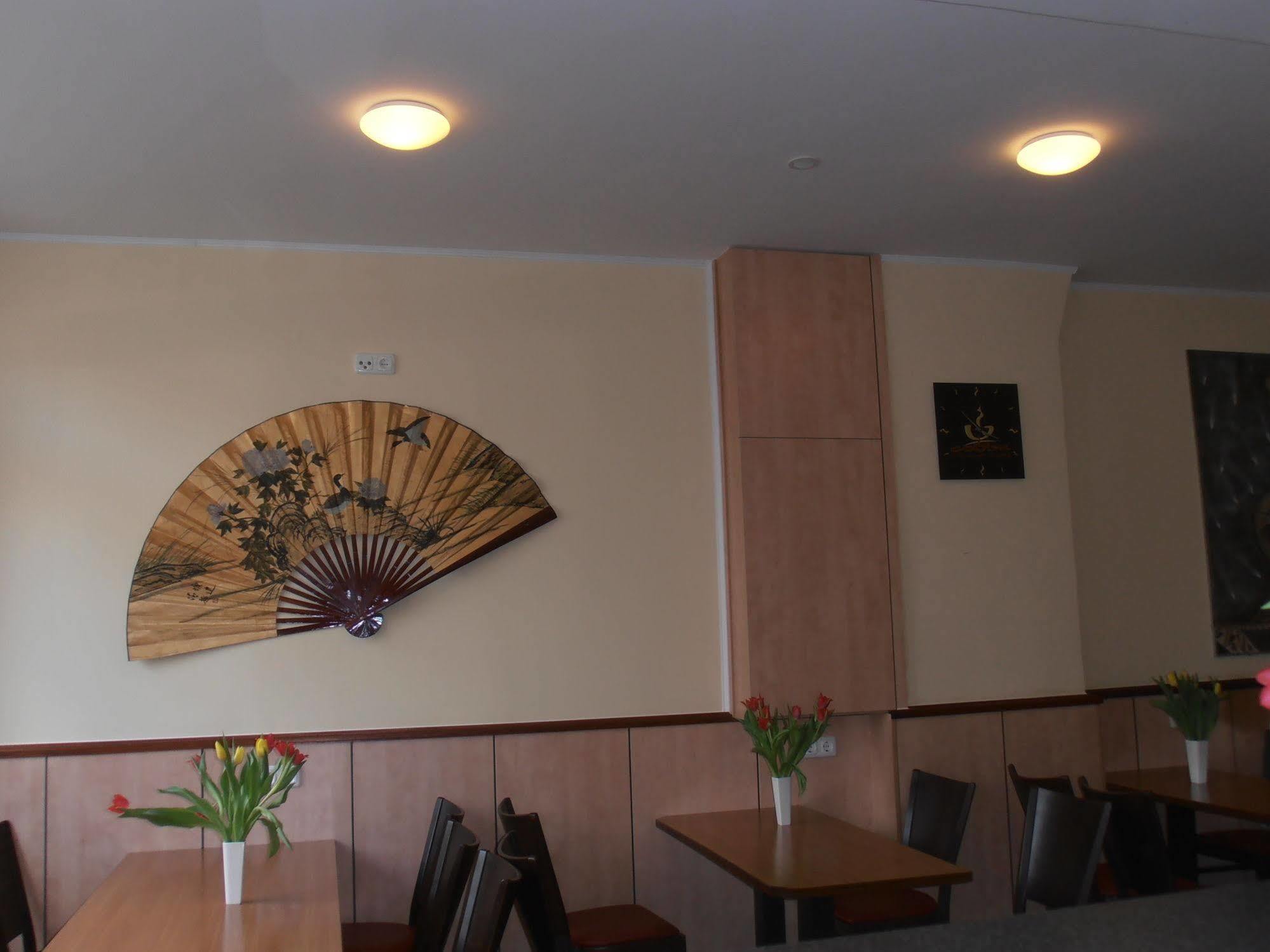 Altan Hotel Хамбург Екстериор снимка
