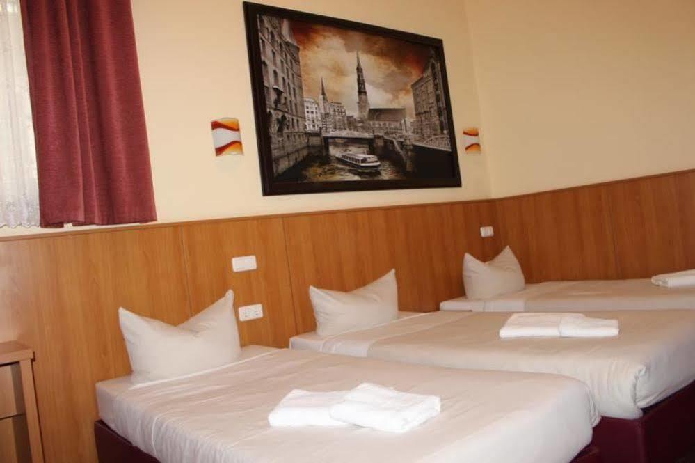 Altan Hotel Хамбург Екстериор снимка