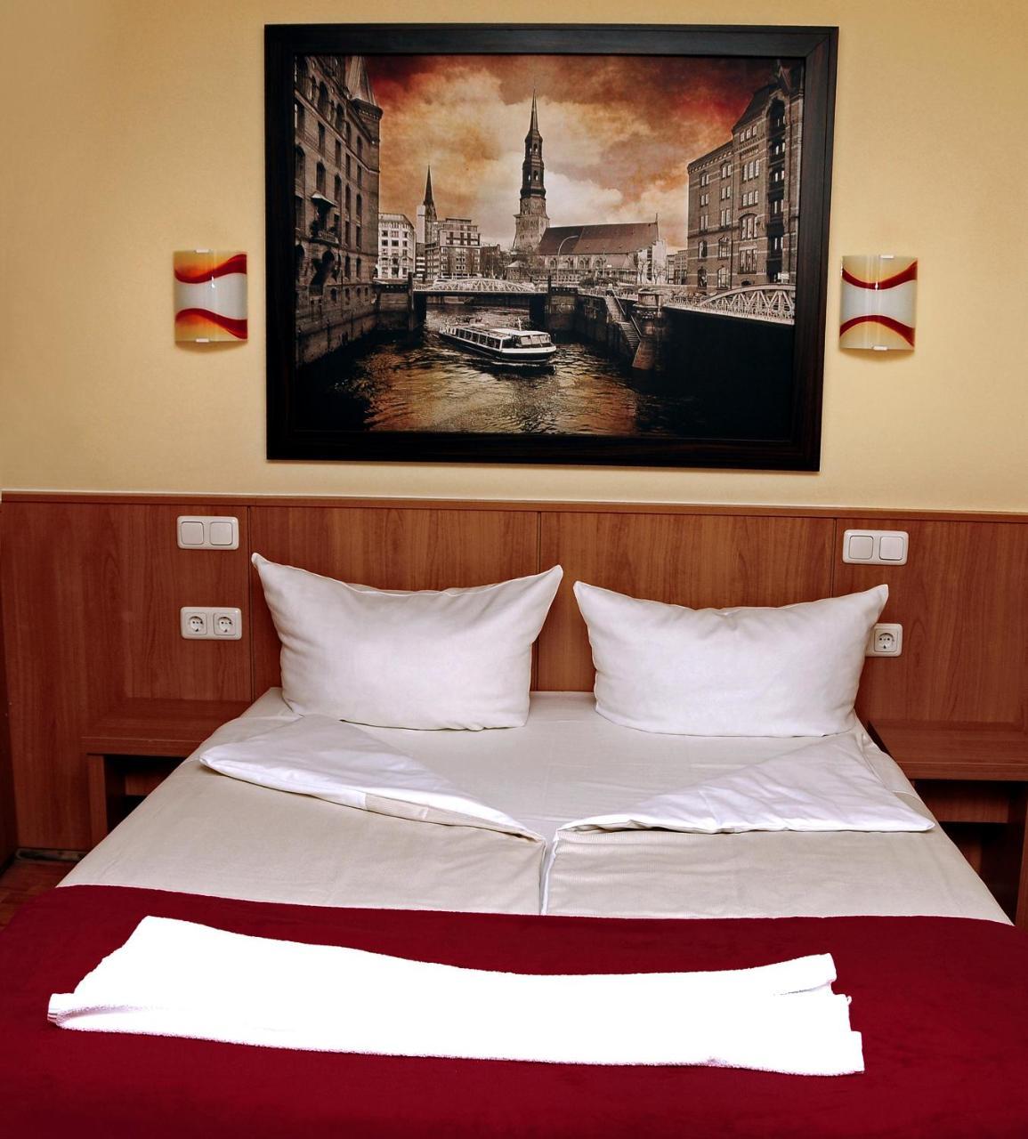 Altan Hotel Хамбург Екстериор снимка